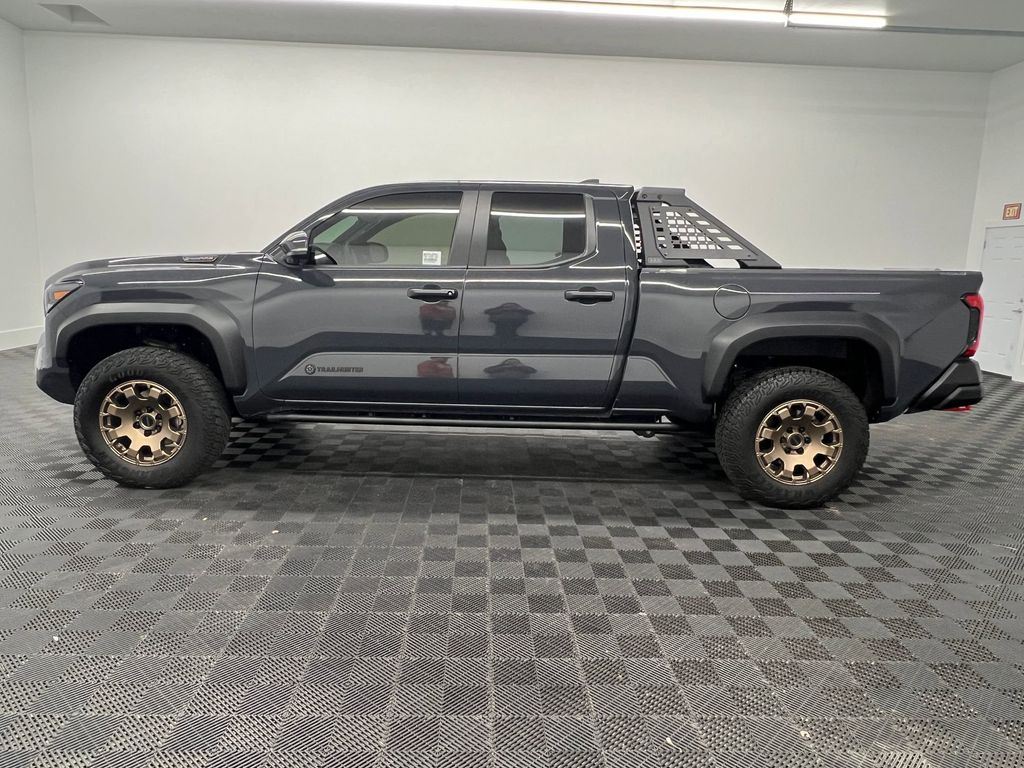 2025 Toyota Tacoma Trailhunter photo 2