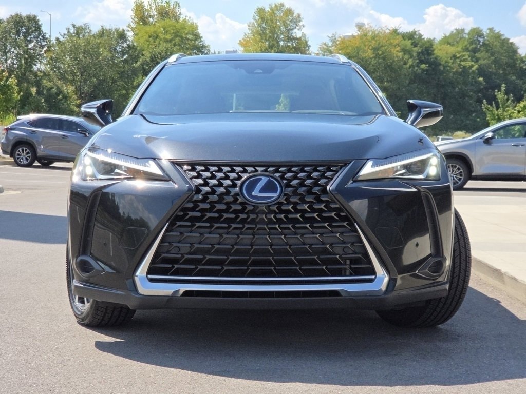 2020 Lexus UX 250h Premium photo 3