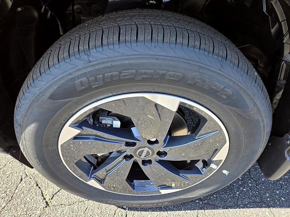 2026 Nissan Rogue SV photo 13