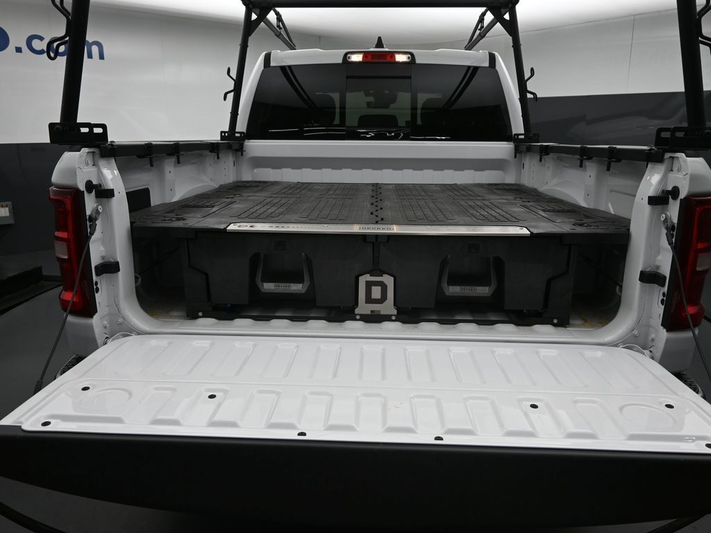 2025 Ram 1500 Tradesman photo 2