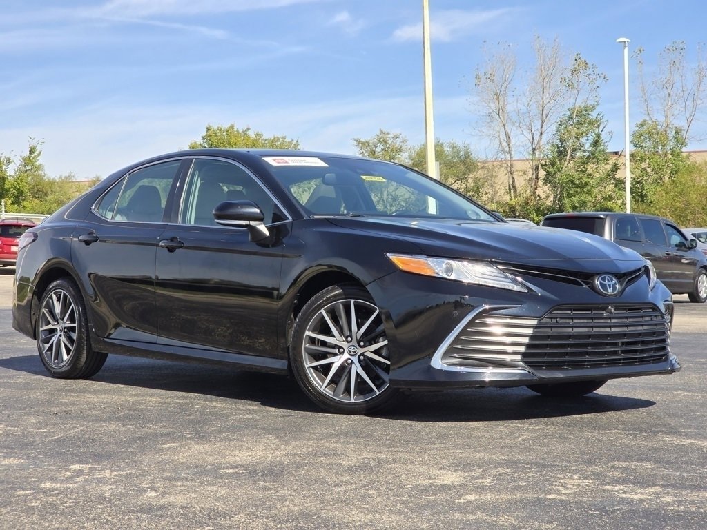 2023 Toyota Camry XLE photo 2
