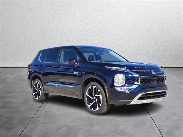 2025 Mitsubishi Outlander Plug-in Hybrid SE's photo