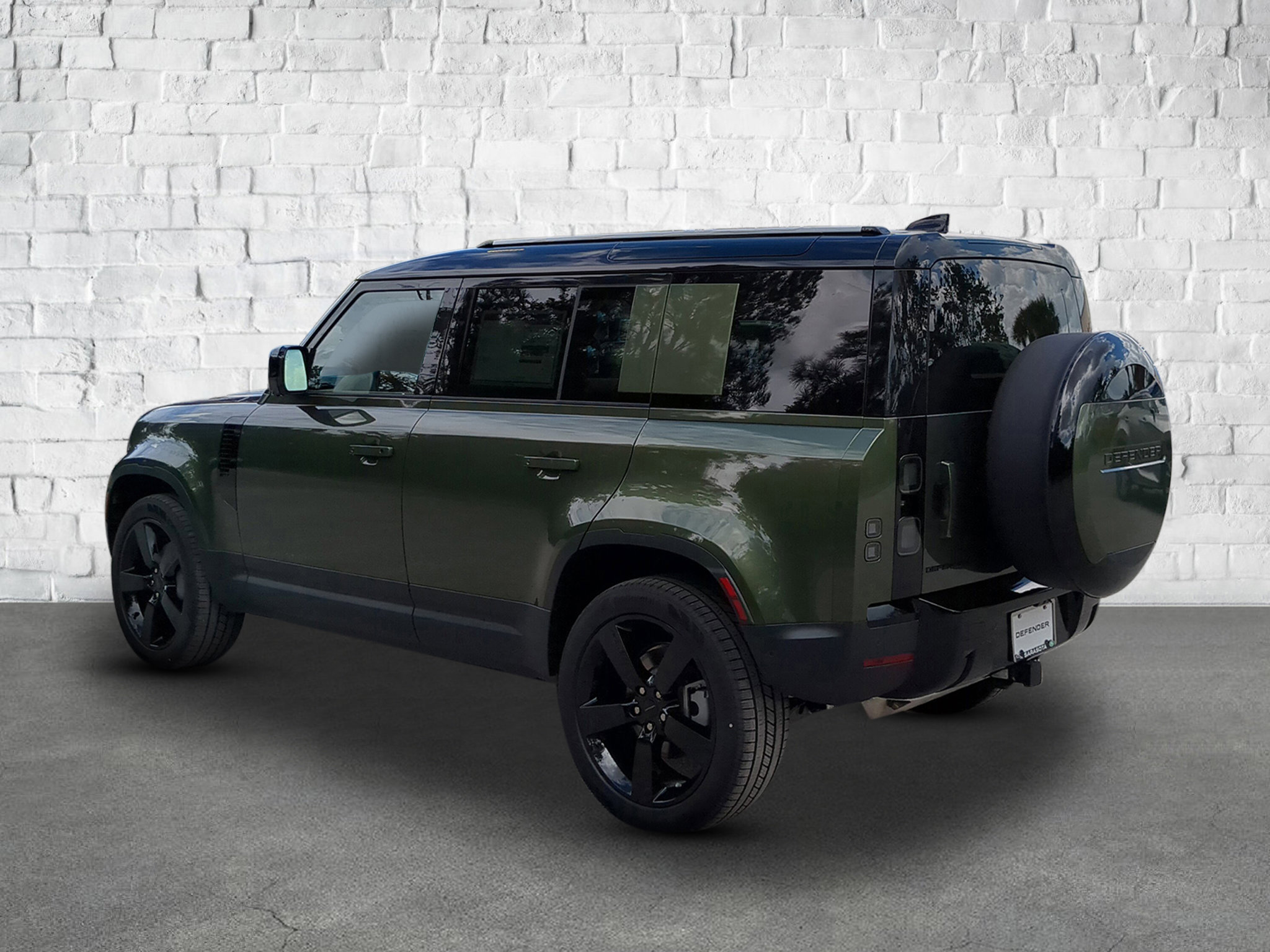 2026 Land Rover Defender 110 S photo 4