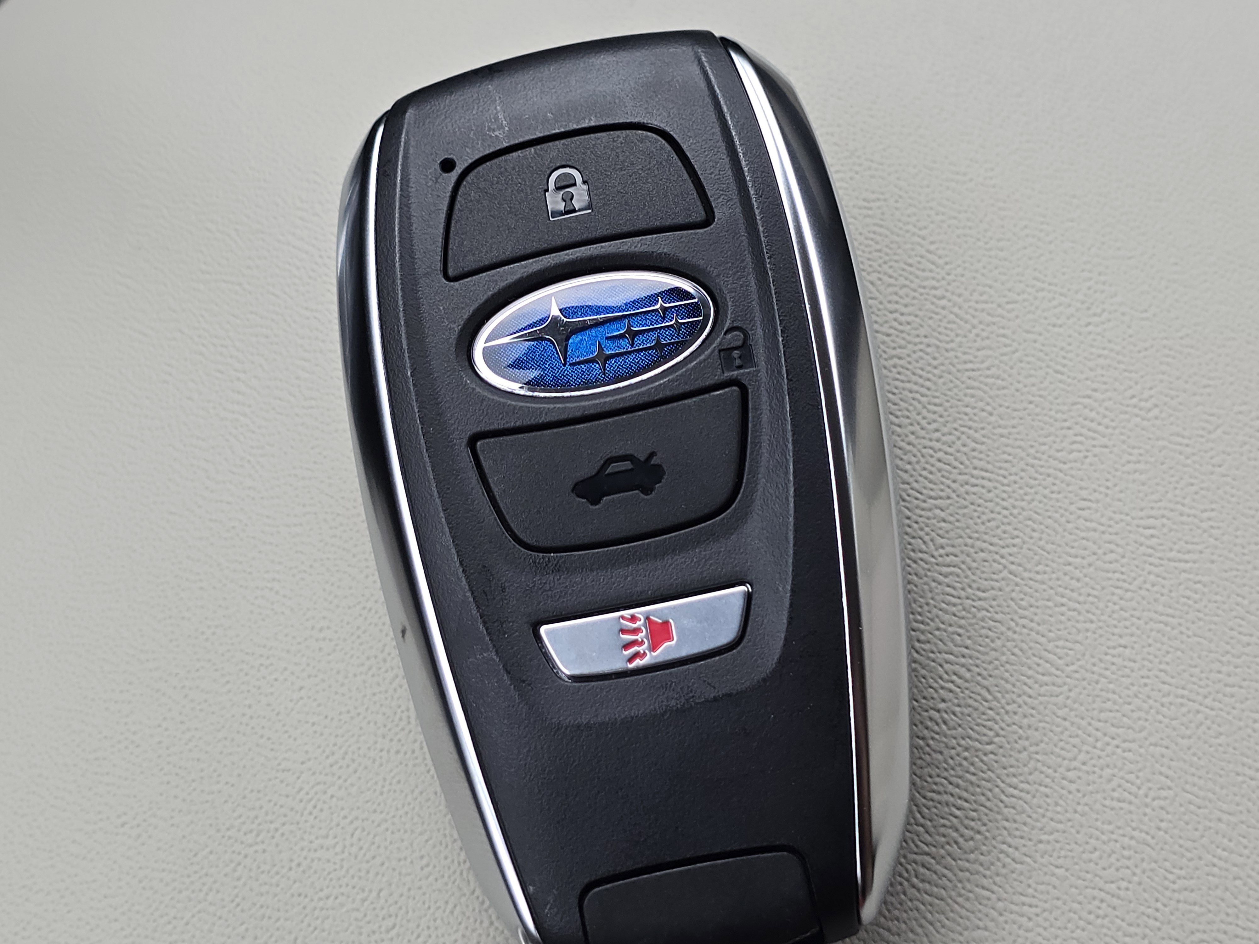 2025 Subaru Ascent Premium photo 9