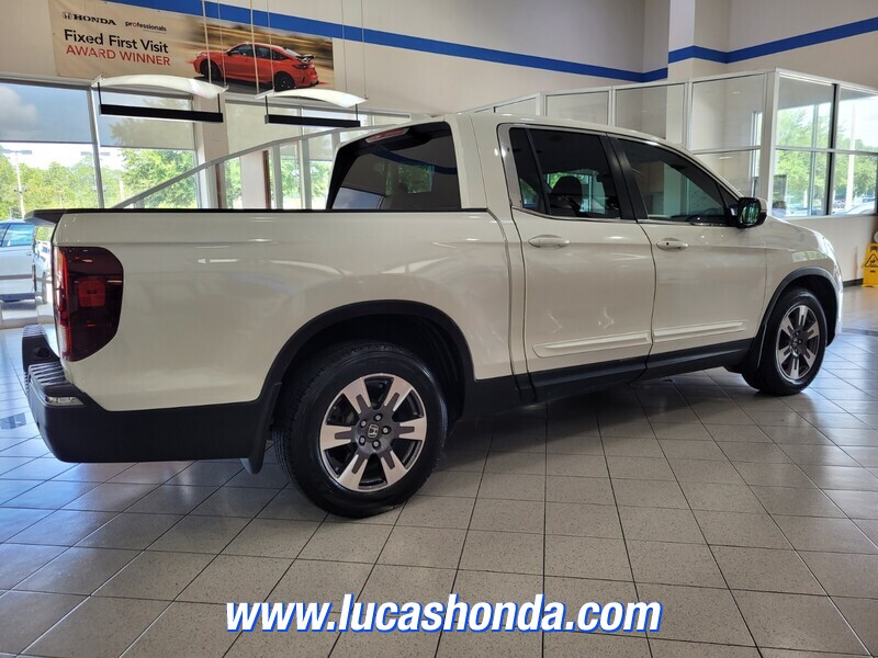 2017 Honda Ridgeline RTL photo 2