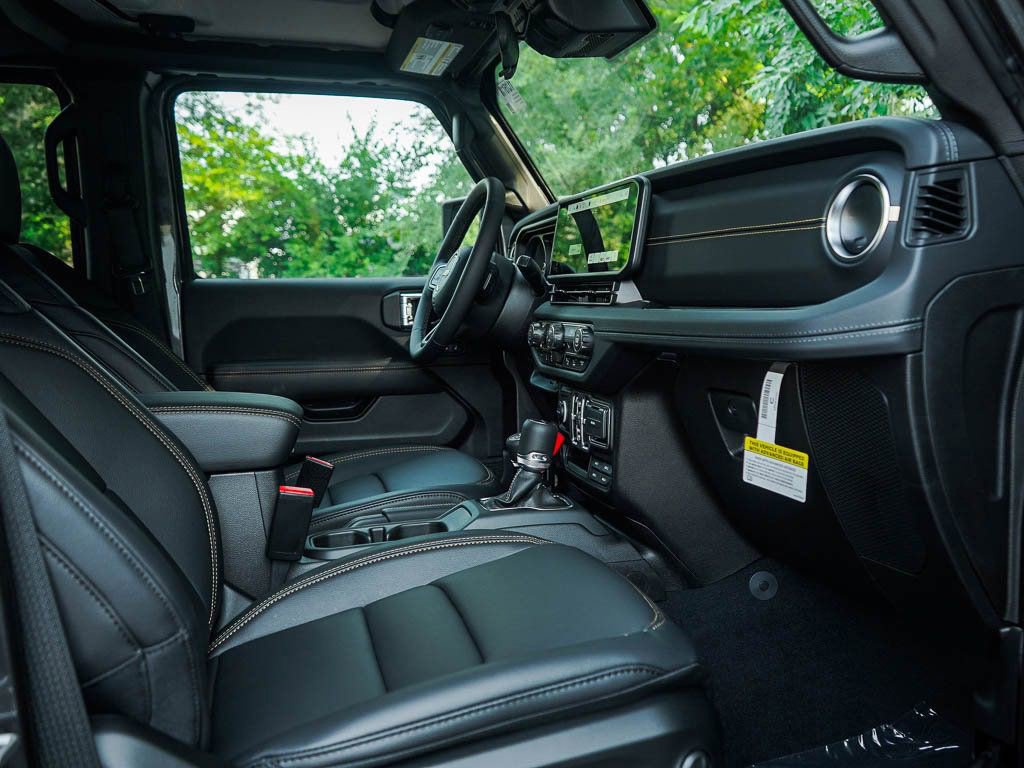2025 Jeep Gladiator Sport photo 8