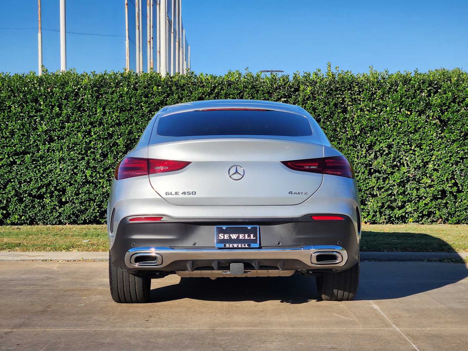 2025 Mercedes Benz GLE 450 4MATIC photo 2