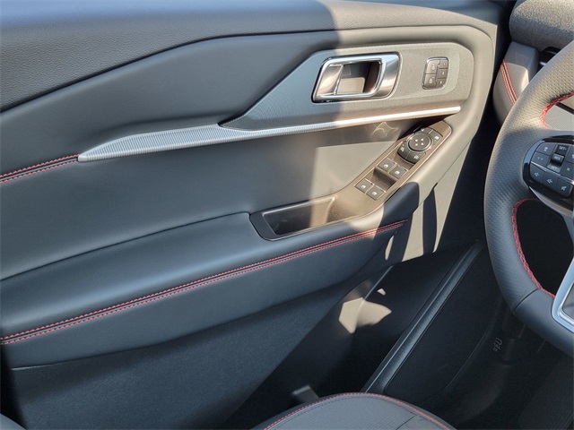 2025 Ford Explorer ST-Line photo 21