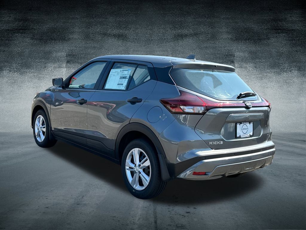 2025 Nissan Kicks Play S photo 2