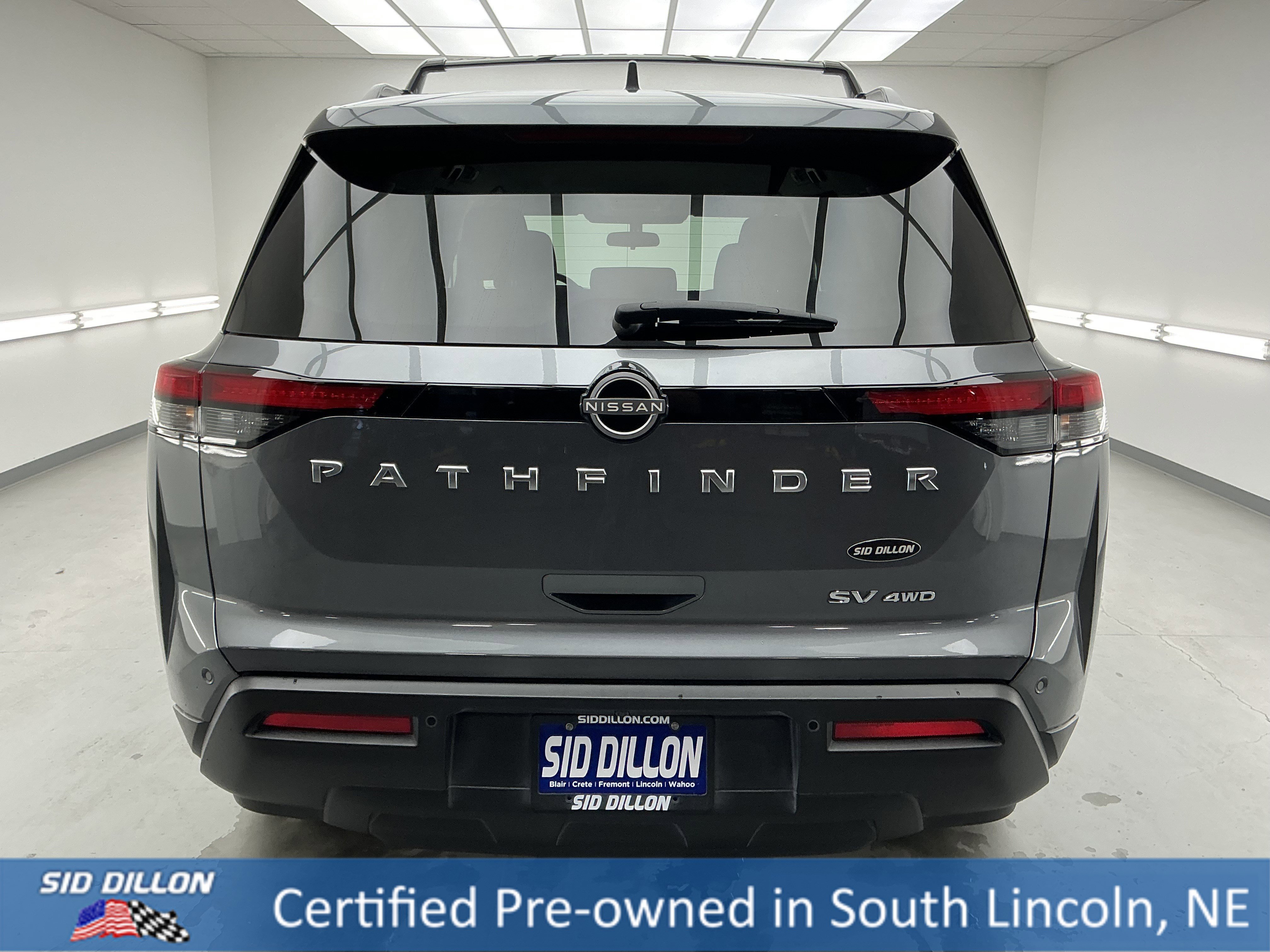 Image of Nissan Pathfinder SV