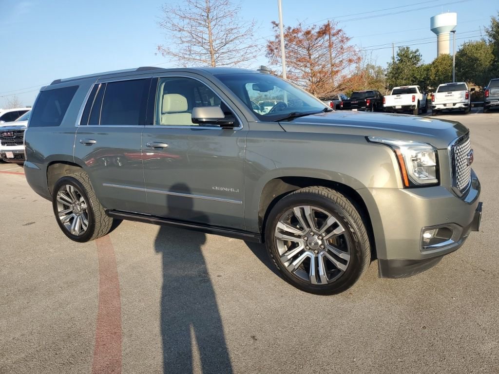 2017 GMC Yukon Denali's photo