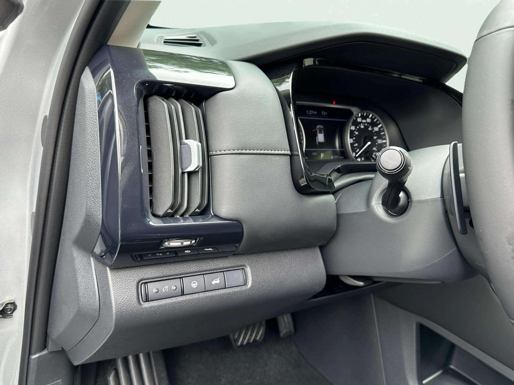 2025 Nissan Pathfinder SV photo 26