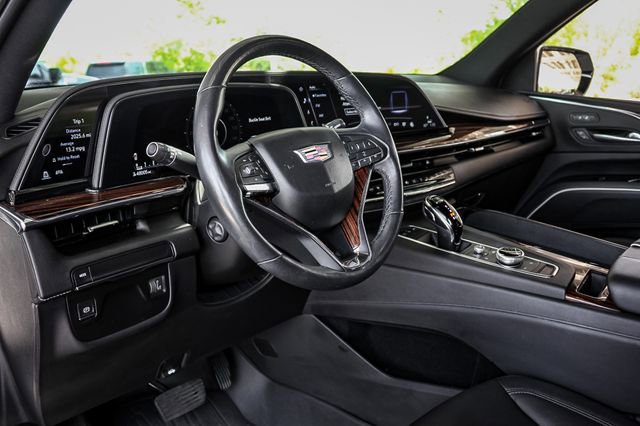 2022 Cadillac Escalade Luxury photo 8