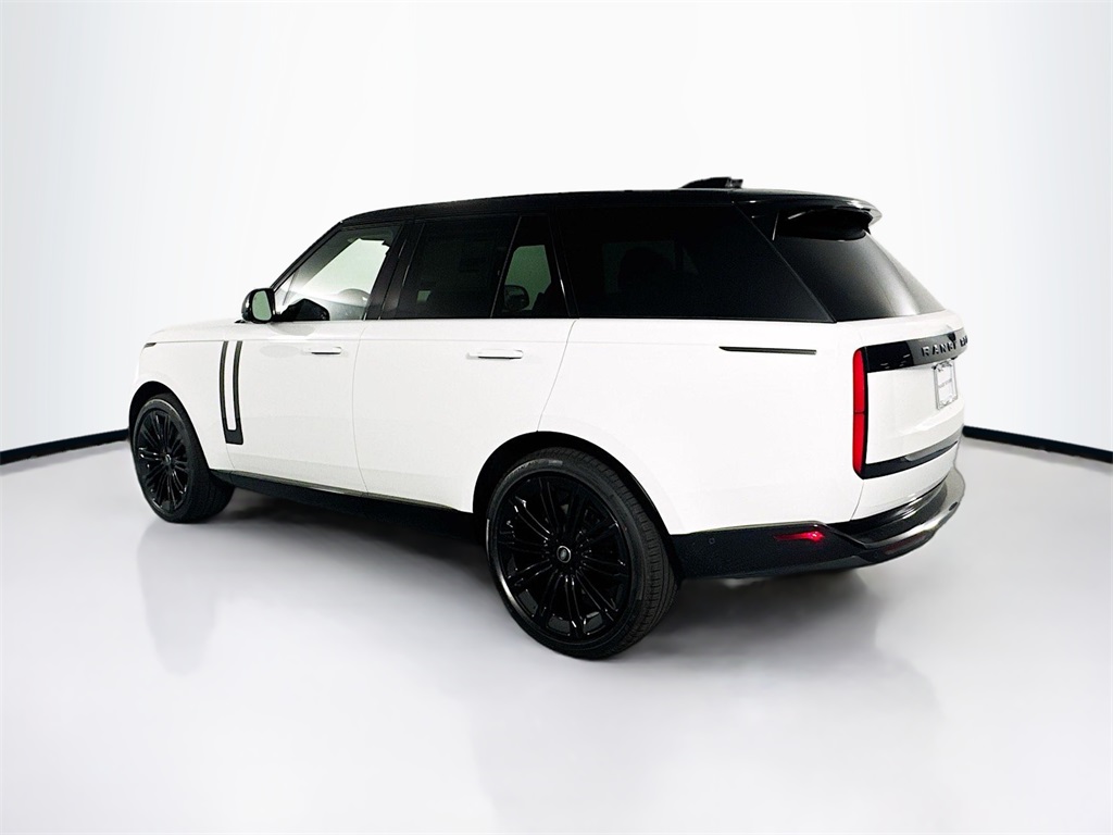 2025 Land Rover Range Rover SE photo 5