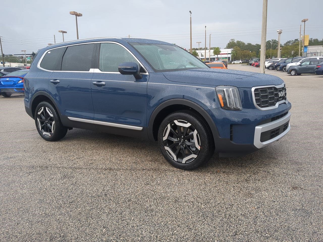 2025 Kia Telluride S's photo