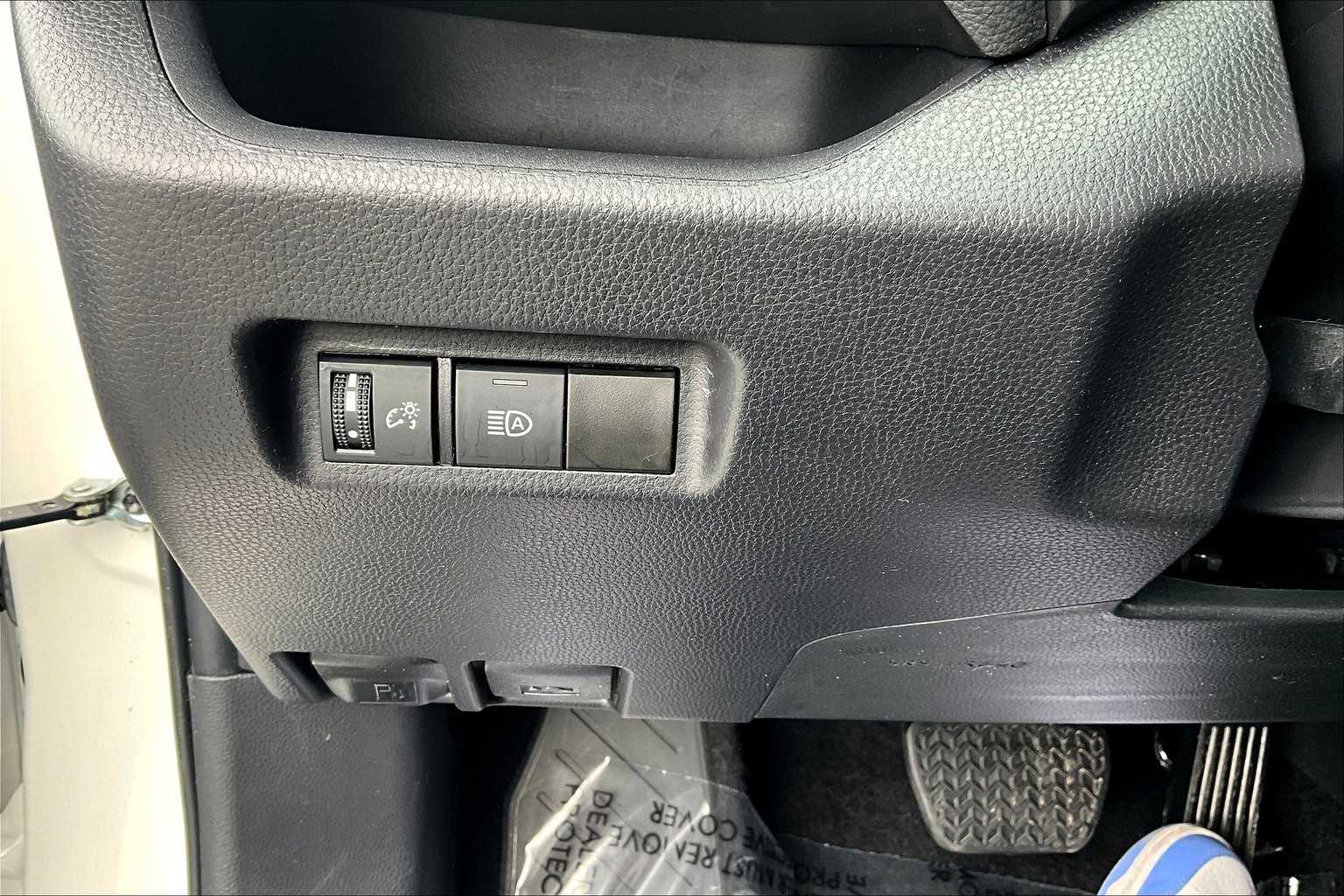 2024 Toyota RAV4 LE photo 26