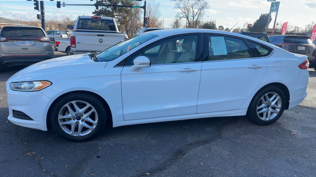 2016 Ford Fusion SE photo 3