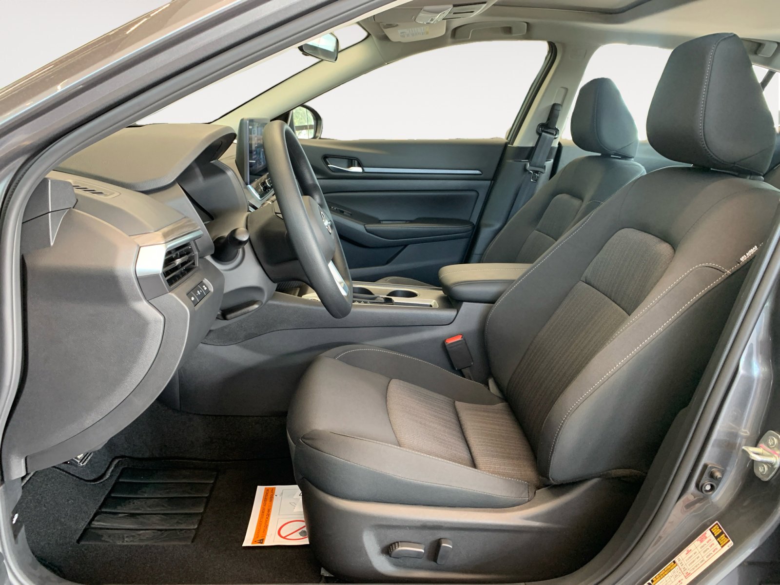 2025 Nissan Altima SV photo 21