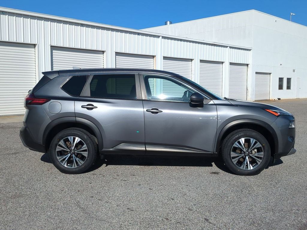 2023 Nissan Rogue SV photo 2