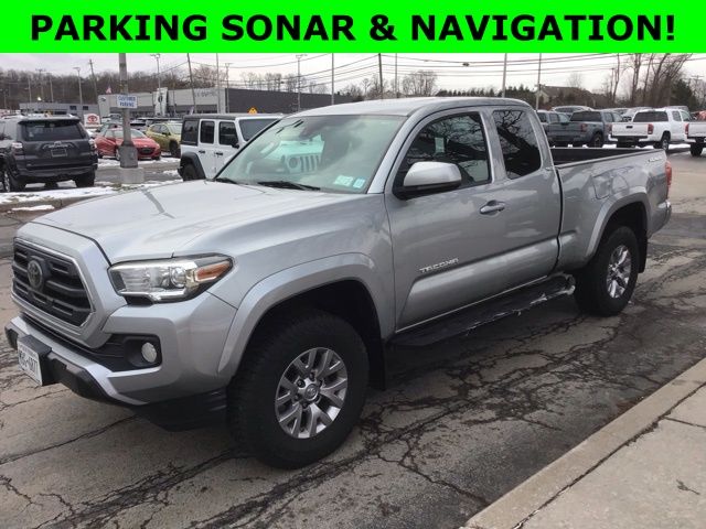 2018 Toyota Tacoma SR5's photo