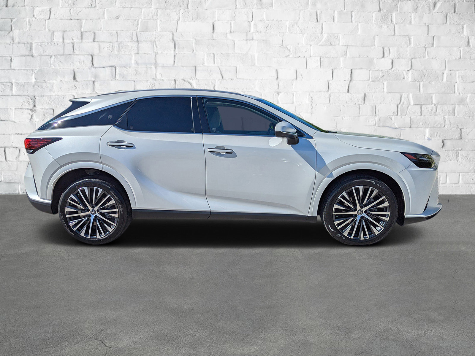 2023 Lexus RX 350 Premium photo 3