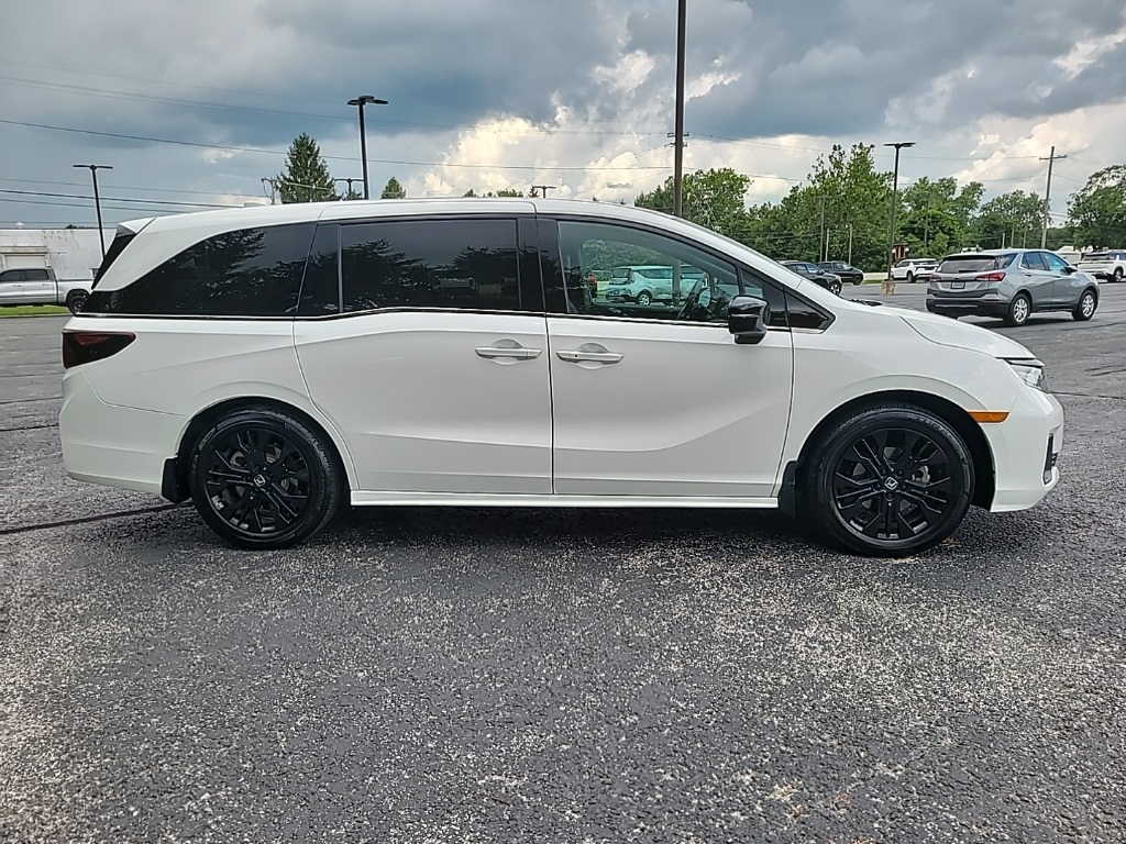 2025 Honda Odyssey photo 3