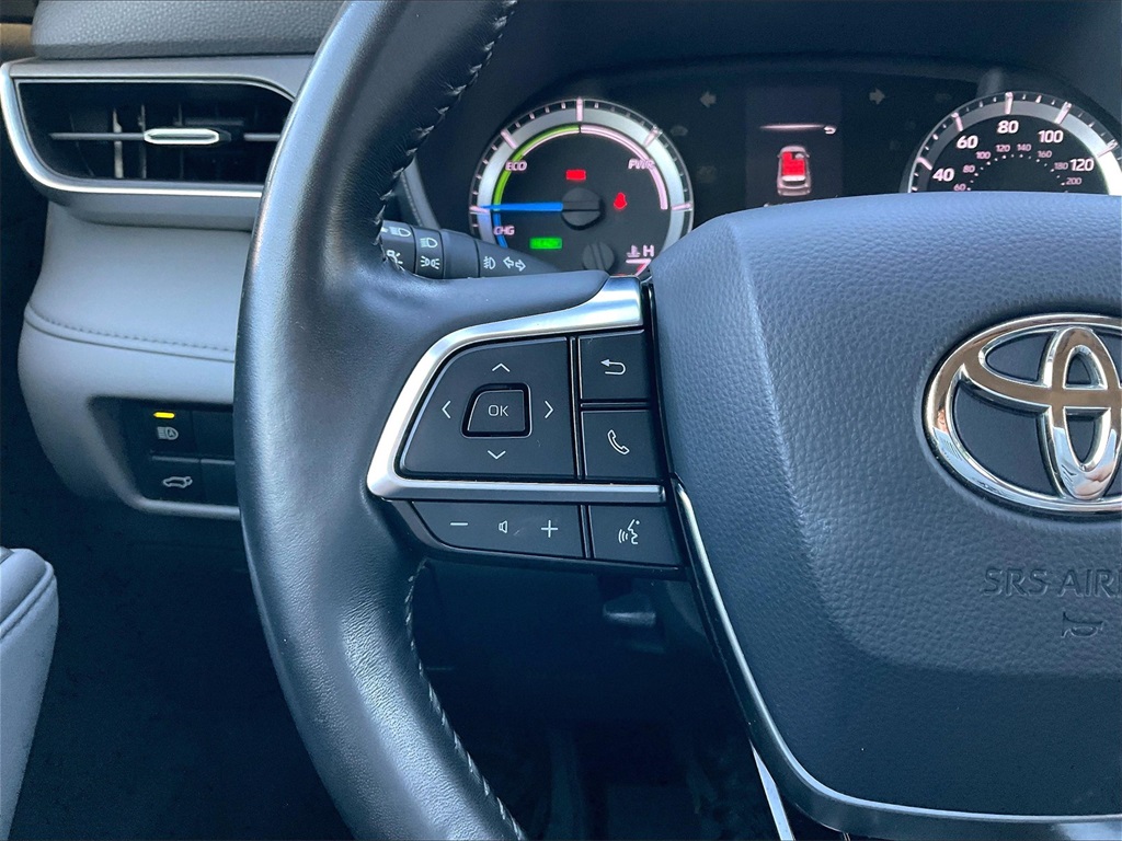 2020 Toyota Highlander Hybrid LE photo 22