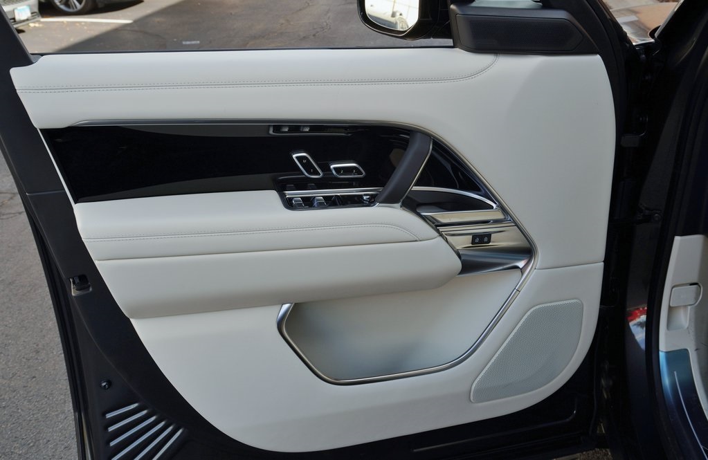 2025 LAND ROVER RANGE ROVER - Image 9