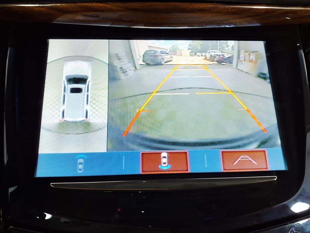 2018 Cadillac Escalade Luxury photo 4