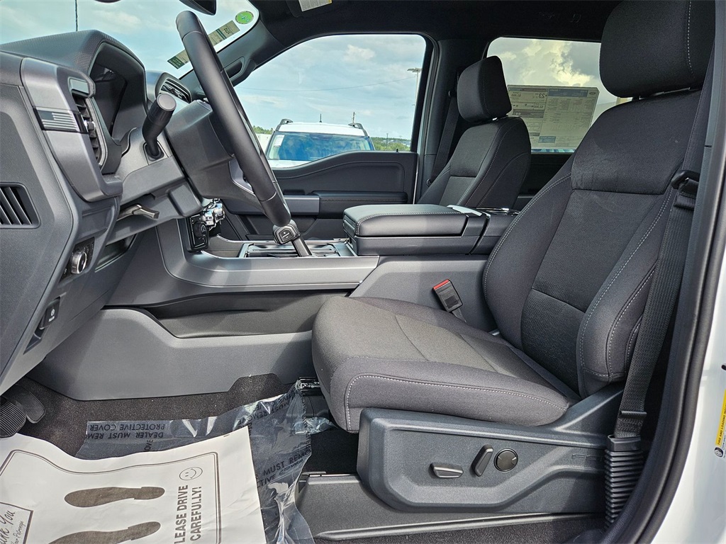 2025 Ford F-150 XLT photo 10