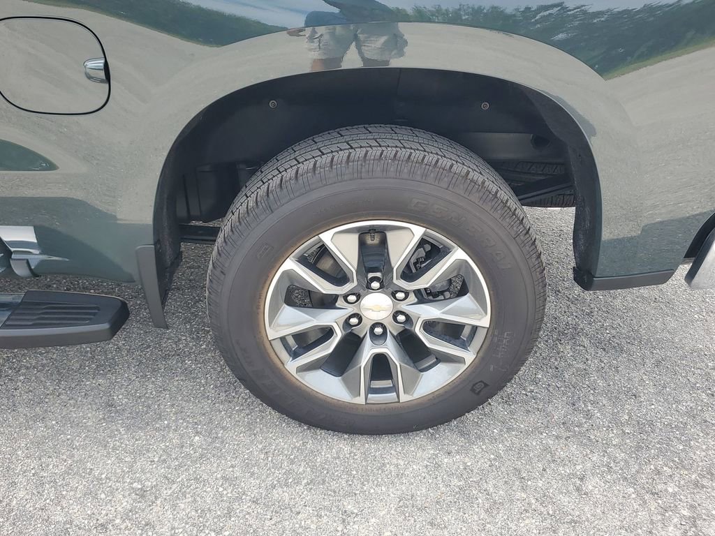 2025 Chevrolet Silverado 1500 LT photo 20