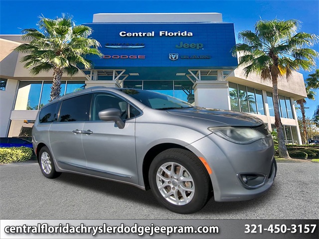 2020 Chrysler Pacifica Touring L's photo