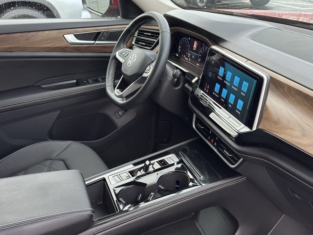 2024 Volkswagen Atlas SE Technology photo 24