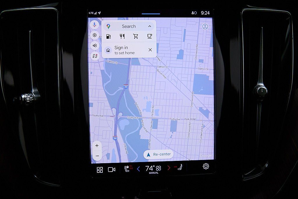 2023 VOLVO XC60 - Image 26