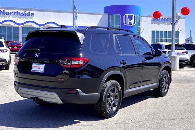 2025 Honda Pilot TrailSport photo 5