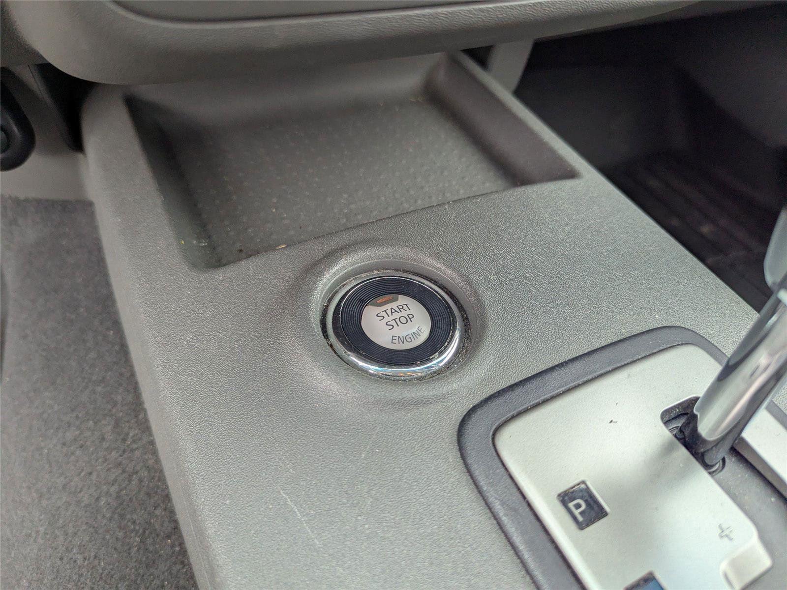 2020 Nissan Frontier SV photo 24