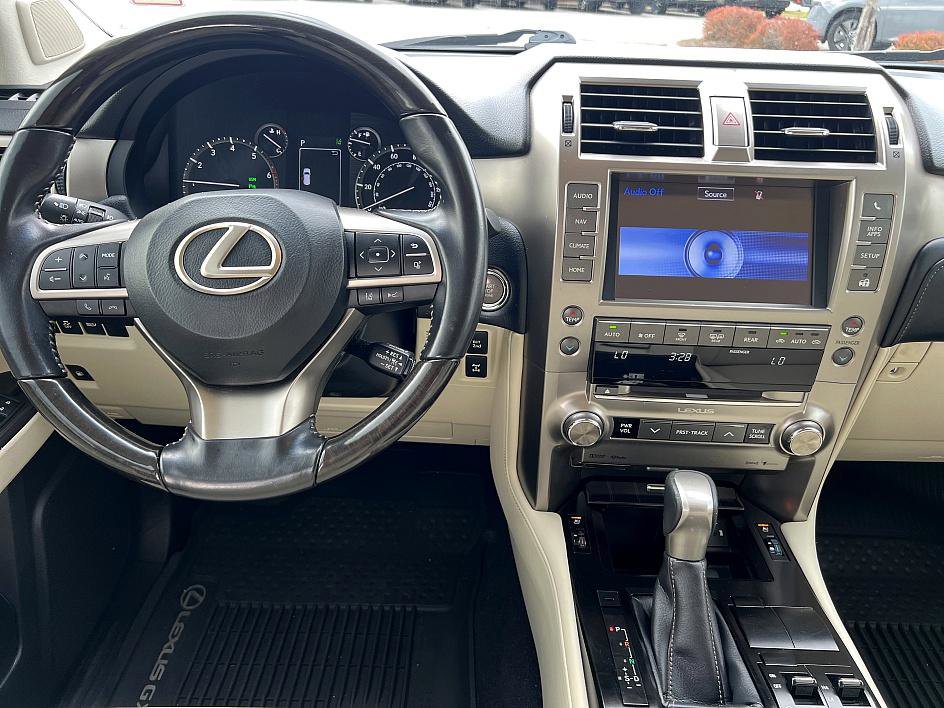 2020 Lexus GX 460 Premium photo 17