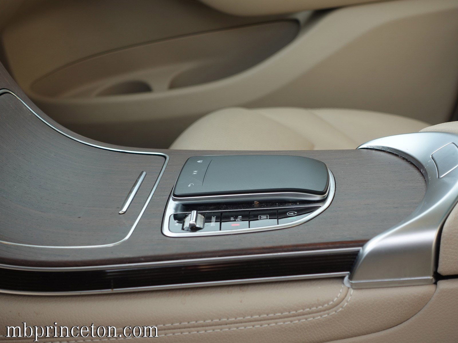 2021 Mercedes Benz GLC 300 photo 14