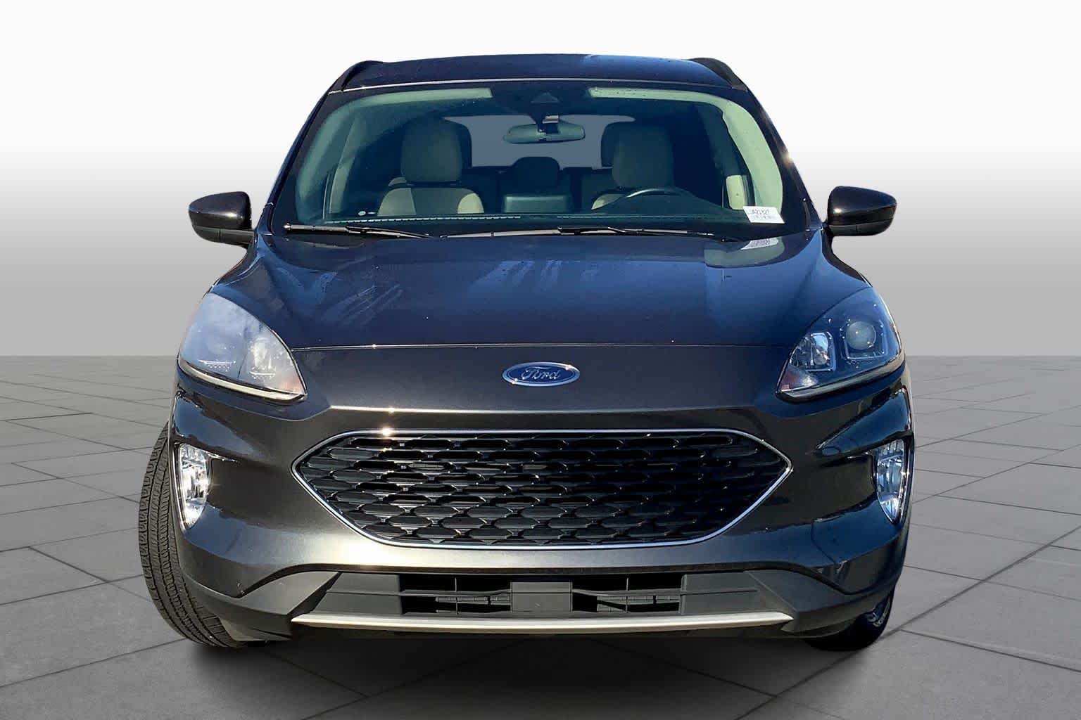 2020 Ford Escape SEL photo 3