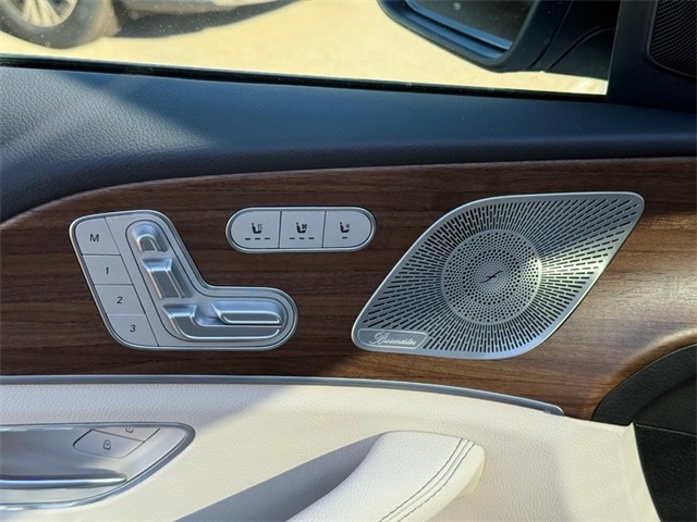 2026 Mercedes Benz GLS 450 4MATIC photo 12