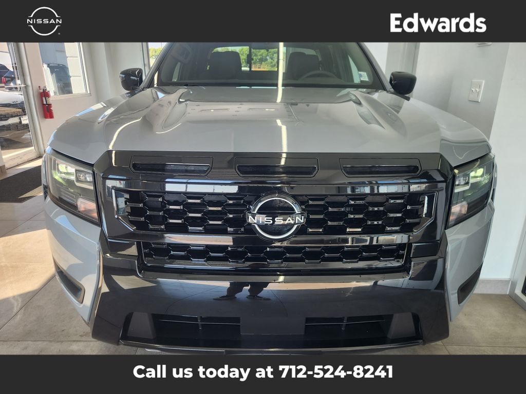 2026 Nissan Frontier SV Crew Cab photo 3