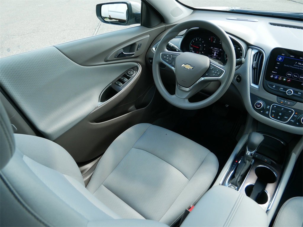 2025 Chevrolet Malibu 1LT photo 13