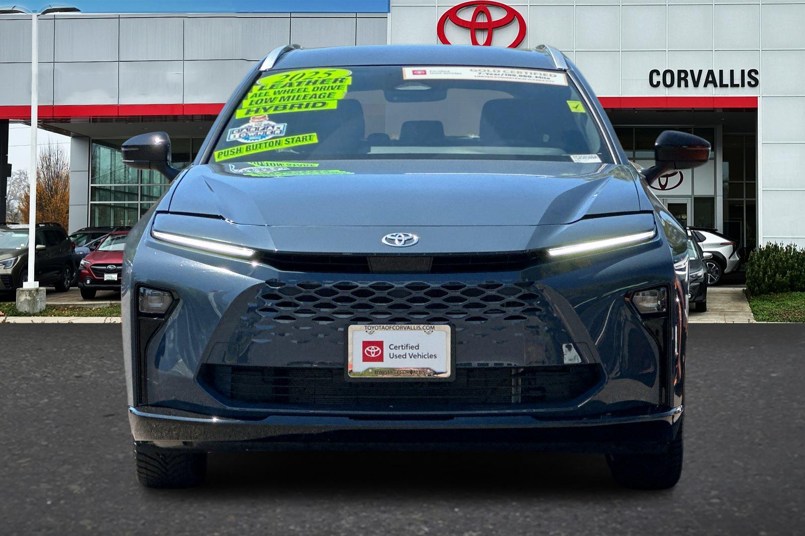 2025 Toyota Crown Signia XLE photo 8