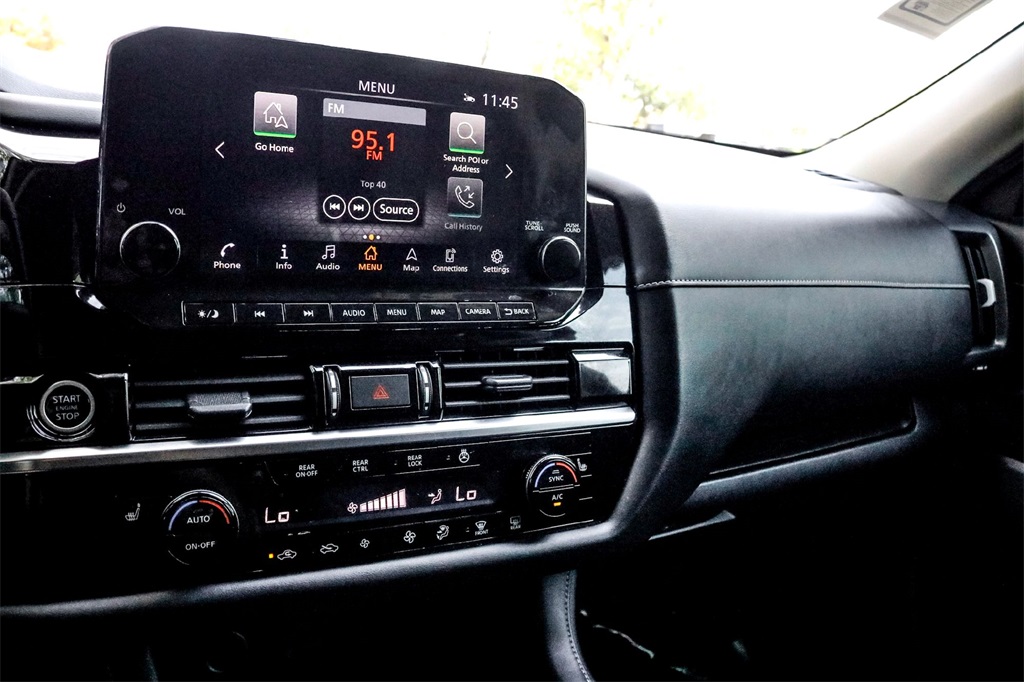 2023 Nissan Pathfinder SL photo 23
