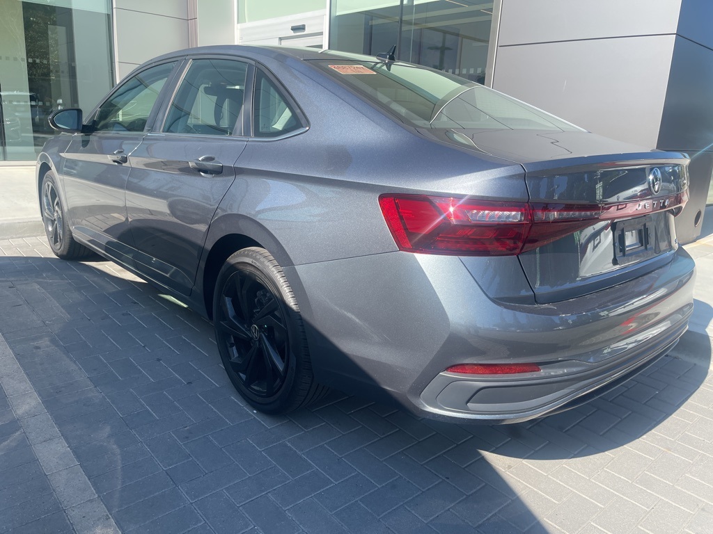 2025 Volkswagen Jetta 1.5T SE photo 3