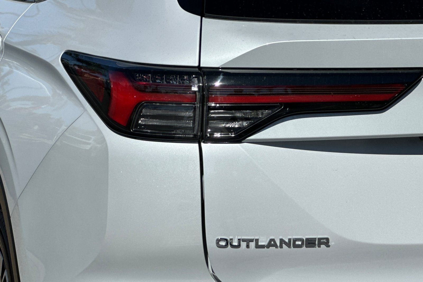 2025 Mitsubishi Outlander SEL photo 24