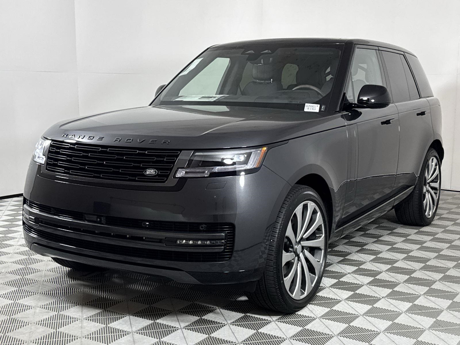 2025 Land Rover Range Rover SE's photo