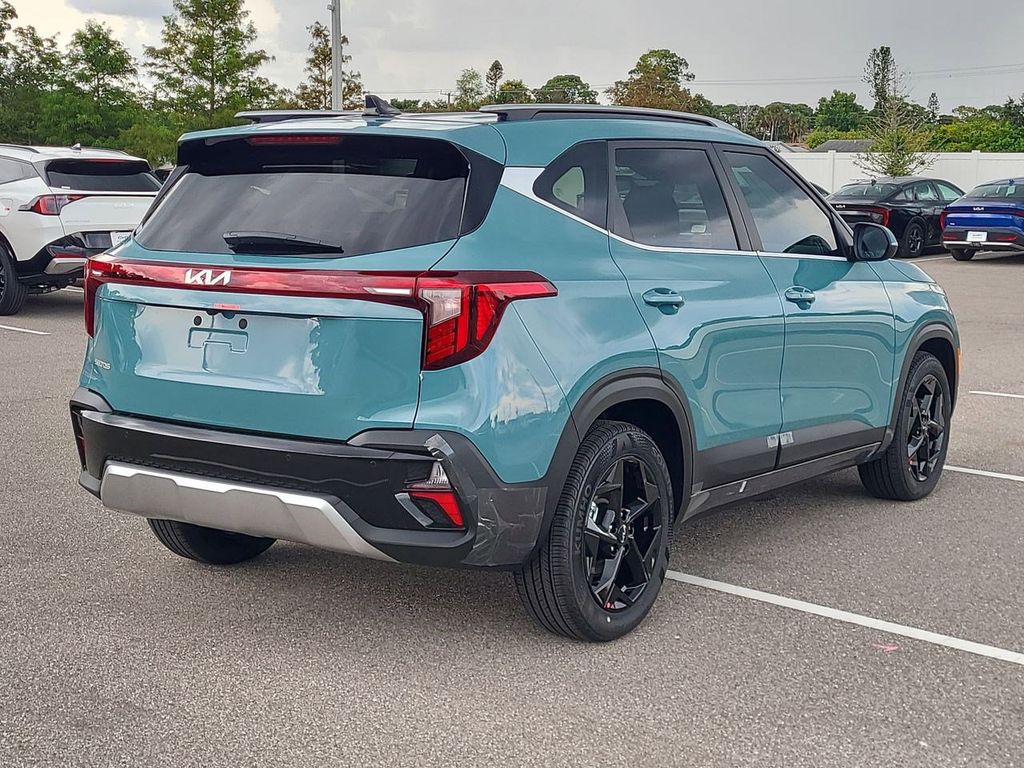 2026 Kia Seltos EX photo 4