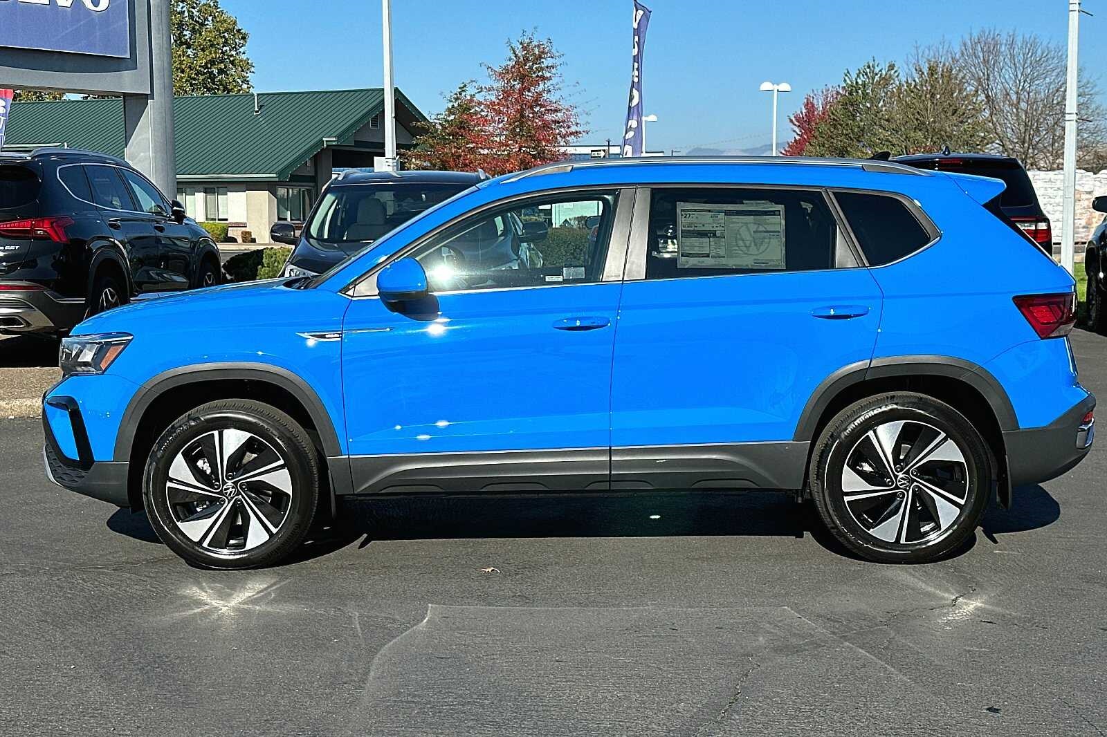 2024 Volkswagen Taos SE photo 7