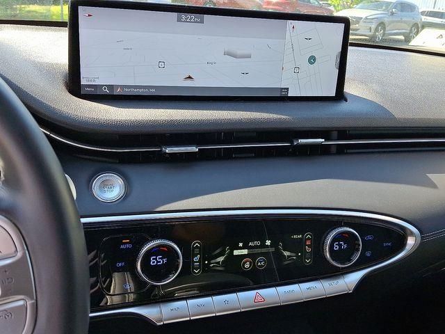 2022 Genesis GV70 2.5T Advanced photo 16